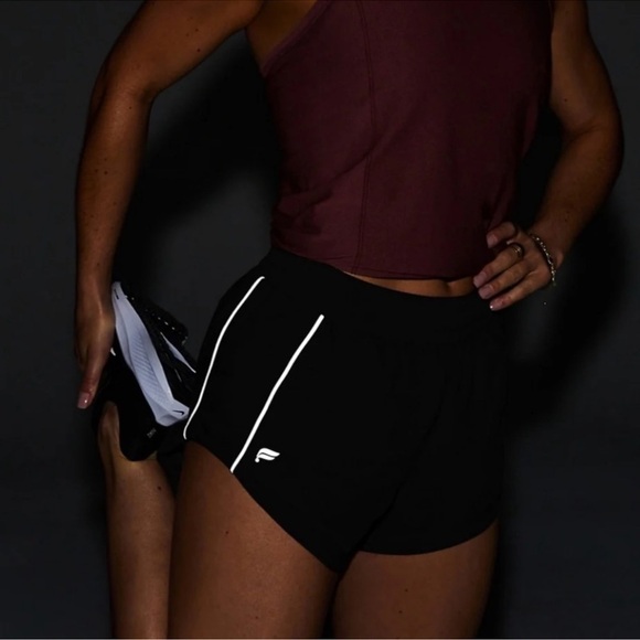Fabletics Black Full Speed Mid-Rise Run Short Small NWT - Picture 5 of 12